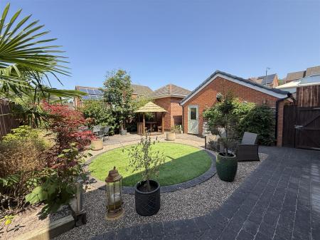 4 bedroom Detached house for sale in Oak Close, Castle Gresley