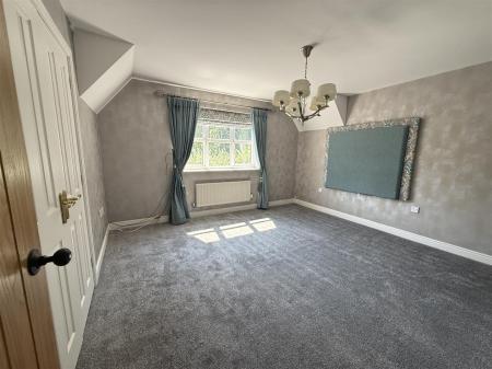 4 bedroom Detached house for sale in Oak Close, Castle Gresley, Swadlincote