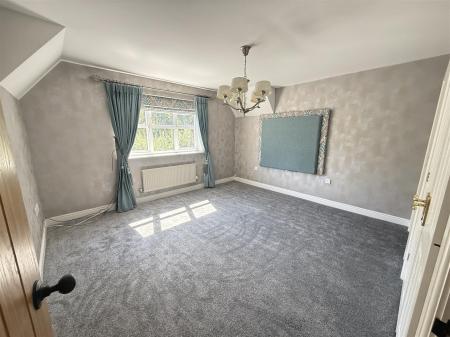 4 bedroom Detached house for sale in Oak Close, Castle Gresley