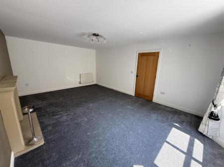 4 bedroom Detached house for sale in Oak Close, Castle Gresley, Swadlincote