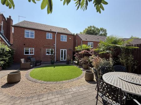 4 bedroom Detached house for sale in Oak Close, Castle Gresley, Swadlincote