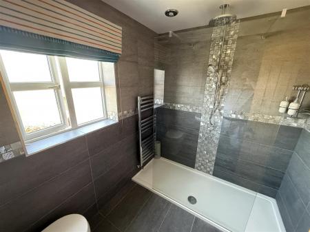 4 bedroom Detached house for sale in Oak Close, Castle Gresley