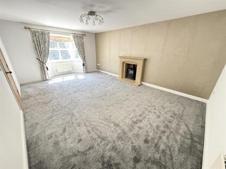 4 bedroom Detached house for sale in Oak Close, Castle Gresley