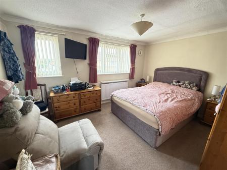 3 bedroom Detached house for sale in Woodmans Croft, Hatton, Derby