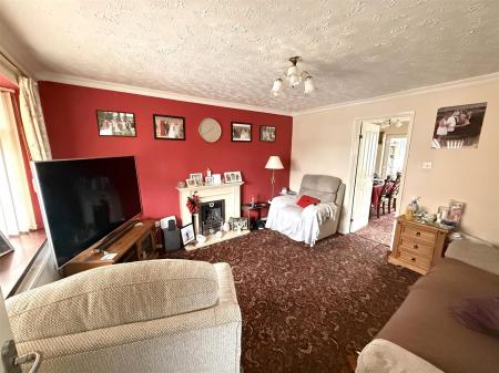 3 bedroom Detached house for sale in Woodmans Croft, Hatton, Derby
