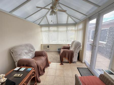 3 bedroom Detached house for sale in Woodmans Croft, Hatton, Derby