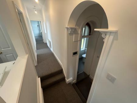 2 bedroom Flat to let in Ashby Road, Staffordshire, Burton upon Trent, DE15