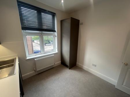 2 bedroom Flat to let in Ashby Road, Staffordshire, Burton upon Trent, DE15