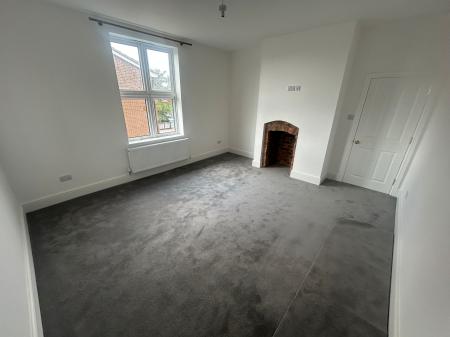 2 bedroom Flat to let in Ashby Road, Staffordshire, Burton upon Trent, DE15
