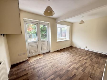 3 bedroom Town house for sale in Blythfield, Burton-On-Trent