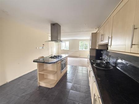 3 bedroom Town house for sale in Blythfield, Burton-On-Trent