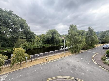 3 bedroom Town house for sale in Blythfield, Burton-On-Trent