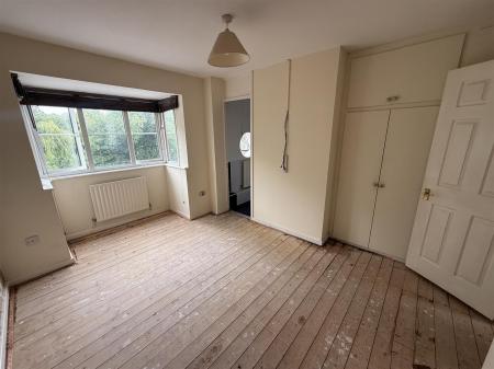 3 bedroom Town house for sale in Blythfield, Burton-On-Trent