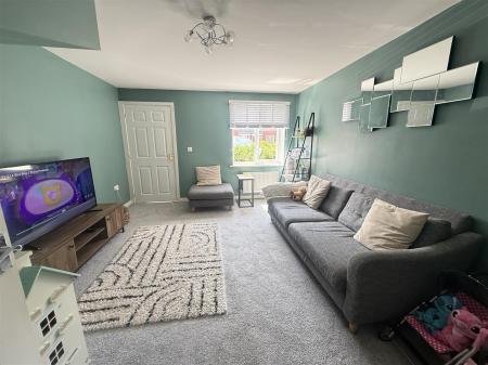 3 bedroom Town house for sale in Upton Drive, Burton-On-Trent