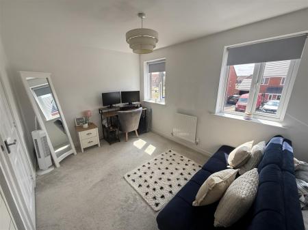 3 bedroom Town house for sale in Upton Drive, Burton-On-Trent