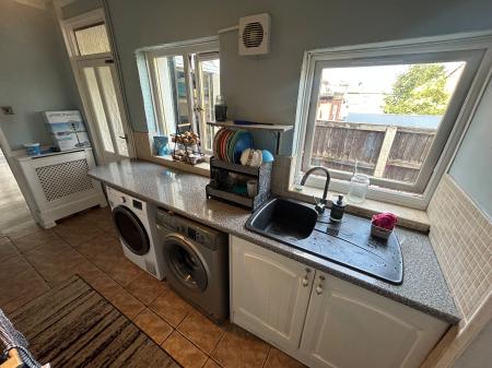 3 bedroom Terraced House to let in Saxon Street, Burton Upon Trent, Stapenhill, DE15