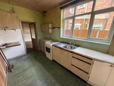 3 bedroom Terraced House for sale in Anglesey Road, Burton-On-Trent