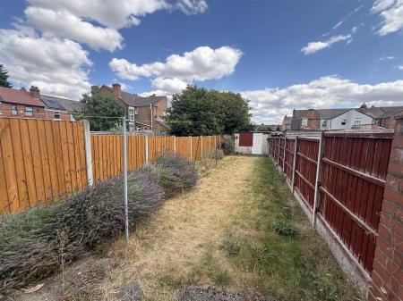 3 bedroom Terraced House for sale in Anglesey Road, Burton-On-Trent