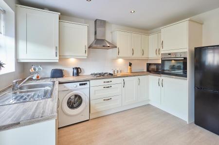 2 bedroom Town house to let in Blakeholme Court, Staffordshire, Burton upon Trent, DE14