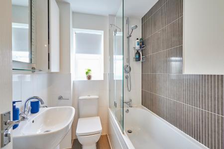2 bedroom Town house to let in Blakeholme Court, Staffordshire, Burton upon Trent, DE14