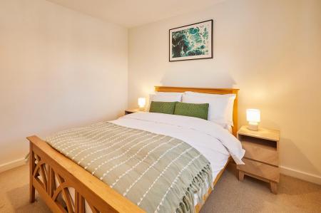 2 bedroom Town house to let in Blakeholme Court, Staffordshire, Burton upon Trent, DE14