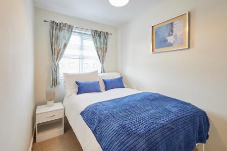 2 bedroom Town house to let in Blakeholme Court, Staffordshire, Burton upon Trent, DE14