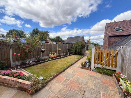 2 bedroom Semi-detached house for sale in Main Street, Newton Solney, Burton-On-Trent