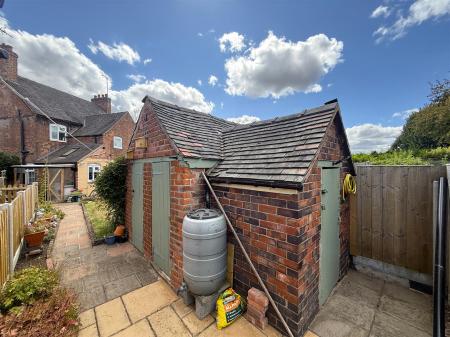 2 bedroom Semi-detached house for sale in Main Street, Newton Solney, Burton-On-Trent