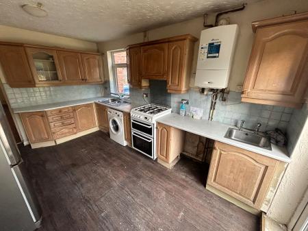 4 bedroom Terraced House to let in Belvedere Road, Staffordshire, Burton upon Trent, DE13