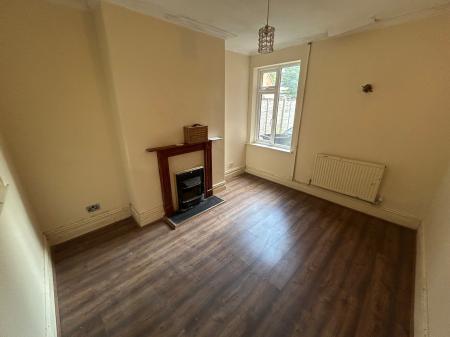 4 bedroom Terraced House to let in Belvedere Road, Staffordshire, Burton upon Trent, DE13