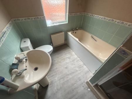 4 bedroom Terraced House to let in Belvedere Road, Staffordshire, Burton upon Trent, DE13