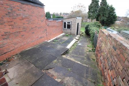 3 bedroom House to let in Lansdowne Road, Swadlincote, DE11