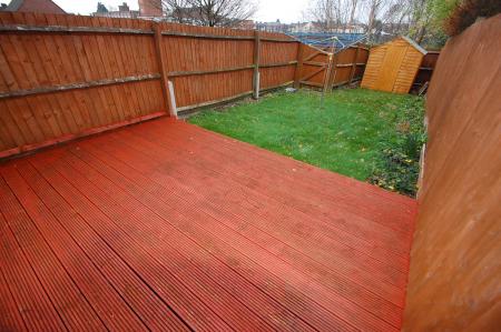 3 bedroom Semi-detached house to let in Caroline Court, Staffordshire, Burton upon Trent, DE14