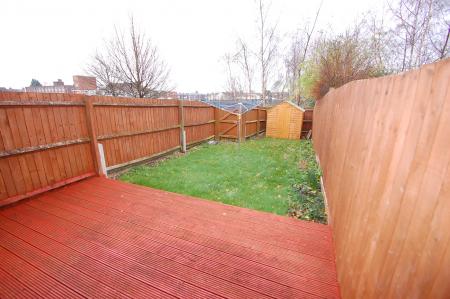 3 bedroom Semi-detached house to let in Caroline Court, Staffordshire, Burton upon Trent, DE14