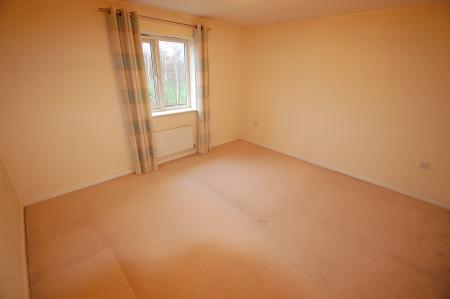 3 bedroom Semi-detached house to let in Caroline Court, Staffordshire, Burton upon Trent, DE14