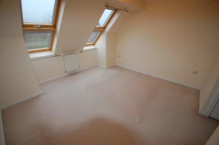 3 bedroom Semi-detached house to let in Caroline Court, Staffordshire, Burton upon Trent, DE14