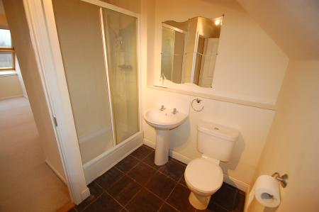 3 bedroom Semi-detached house to let in Caroline Court, Staffordshire, Burton upon Trent, DE14