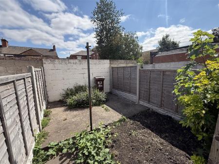 2 bedroom Terraced House for sale in King Street, Burton-On-Trent