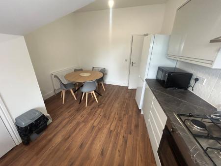 1 bedroom House share to let in Rosliston Road Room 1, Burton Upon Trent, Stapenhill, DE15