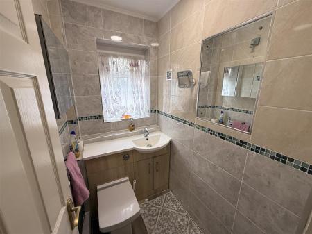 4 bedroom Semi-detached house for sale in Hornbrook Road, Burton-On-Trent