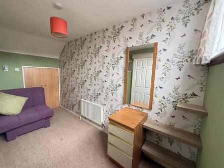 4 bedroom Semi-detached house for sale in Hornbrook Road, Burton-On-Trent