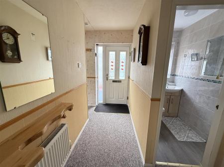 4 bedroom Semi-detached house for sale in Hornbrook Road, Burton-On-Trent