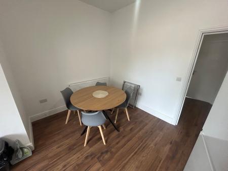 1 bedroom Flat to let in Rosliston Road Room 2, Burton Upon Trent, Stapenhill, DE15