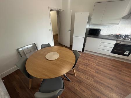 1 bedroom Flat share to let in Rosliston Road Room 3, Staffordshire, Burton upon Trent, DE15