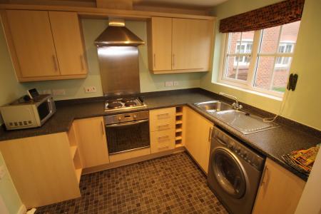 2 bedroom Apartment to let in Hendeley Court, Burton upon Trent, DE14