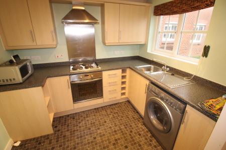 2 bedroom Apartment to let in Hendeley Court, Burton upon Trent, DE14