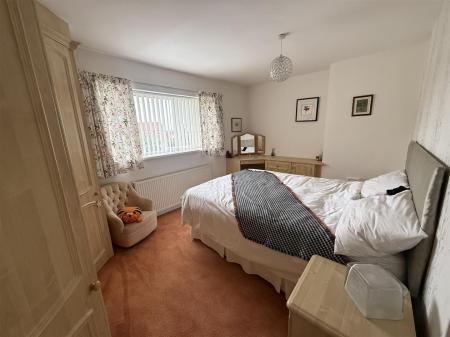 3 bedroom Semi-detached house for sale in Cedar Grove, Linton, Swadlincote