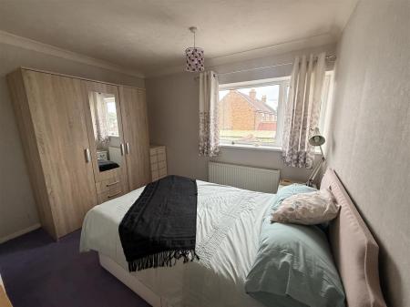 3 bedroom Semi-detached house for sale in Cedar Grove, Linton, Swadlincote