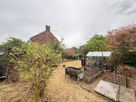 3 bedroom Semi-detached house for sale in Cedar Grove, Linton, Swadlincote