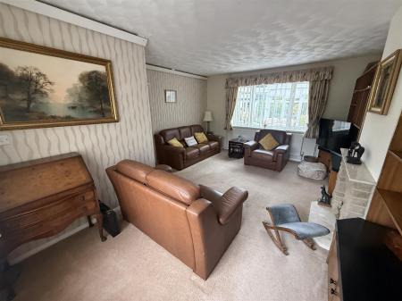 3 bedroom Semi-detached house for sale in Cedar Grove, Linton, Swadlincote